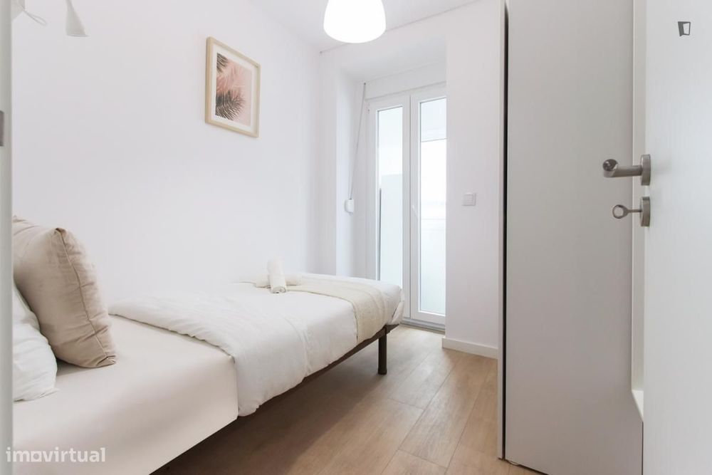 Quarto - localizado em Alameda Lisbon