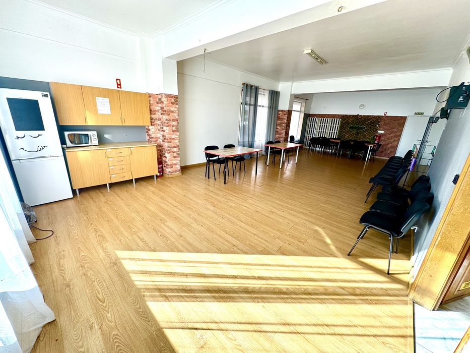 Aluguer sala para festas com Insuflavel e Trampolim