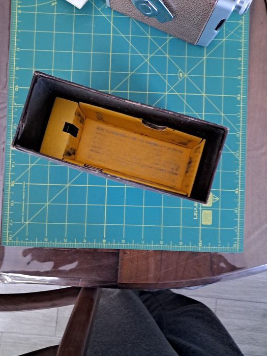 Câmera de filmar Brownie. (Kodak).