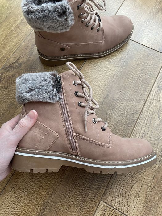 Жіночі зимові черевики з екошкіри