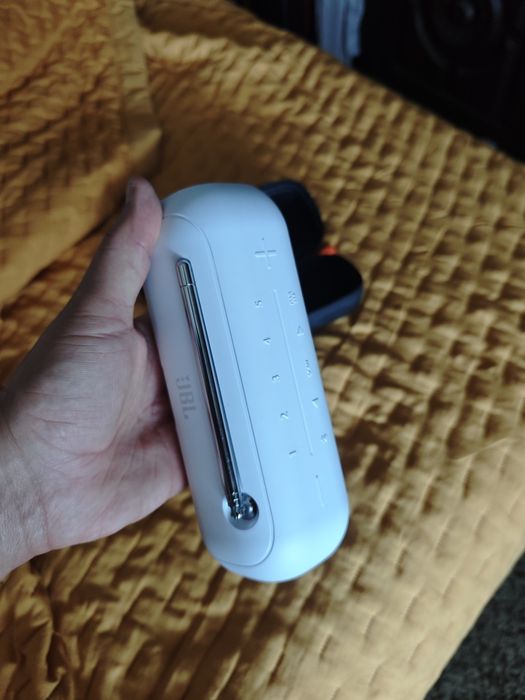JBL Tuner 2 (Radio incluído) + Estojo