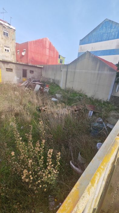 Terreno com Projeto Aprovado para Duas Moradias V2+1 Ramada