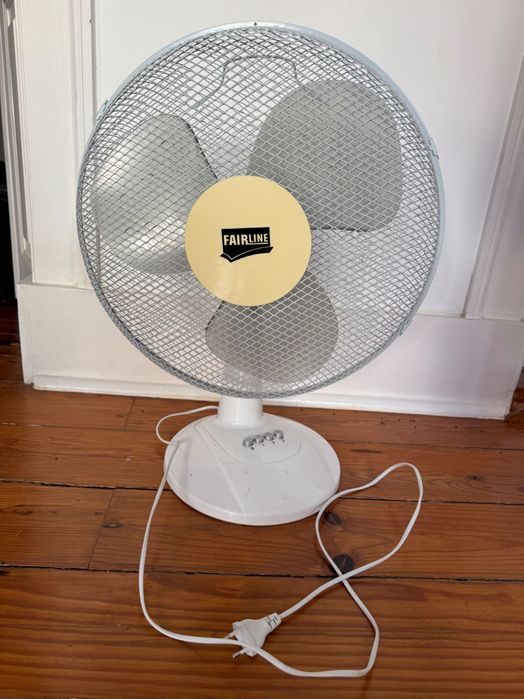 Ventoinha Fairline branca tamanho médio