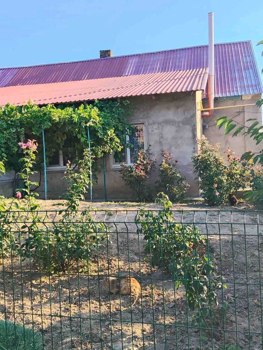 Продам дом в  Большом Буялыке. В доме есть  газ,свет, вода, санузел, отопление.   р9