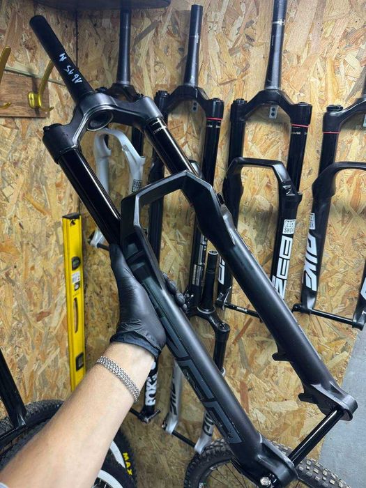 Вилка Rock Shox ZEB Select 29" 170мм