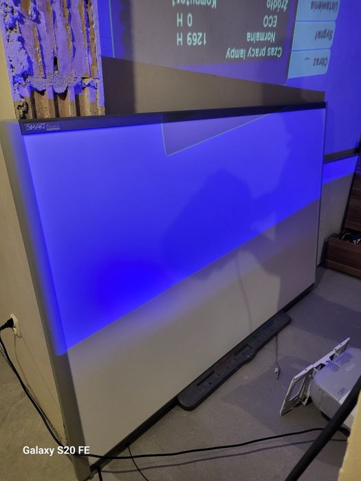 Tablica Interaktywna Smart Board 685 + projektor rzutnik Epson EB 475W