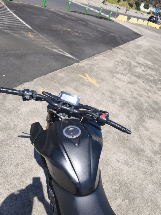CB125R 2022 em excelente estado preço negociável