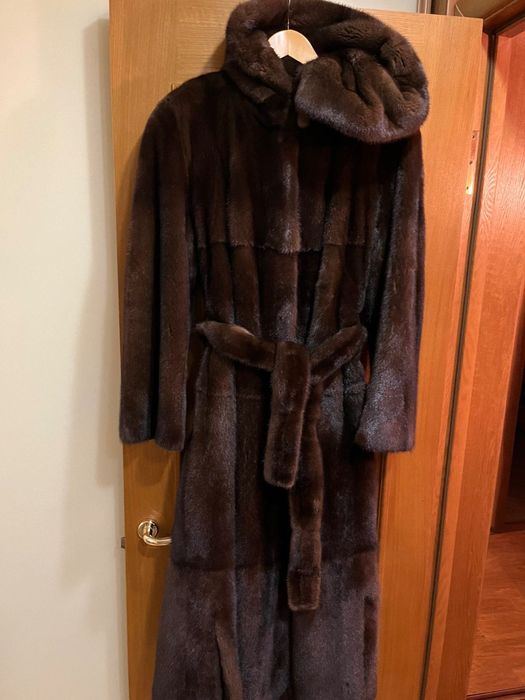 Шуба з норки коричнева