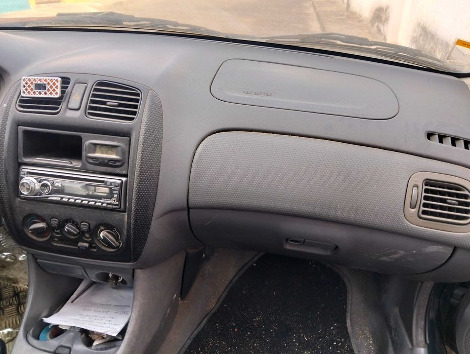 Mazda 323f para despachar