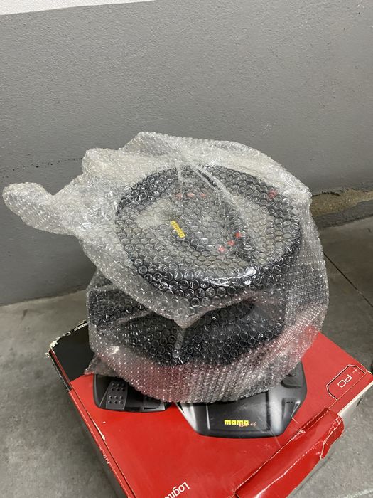 Momo racing force feedback wheel