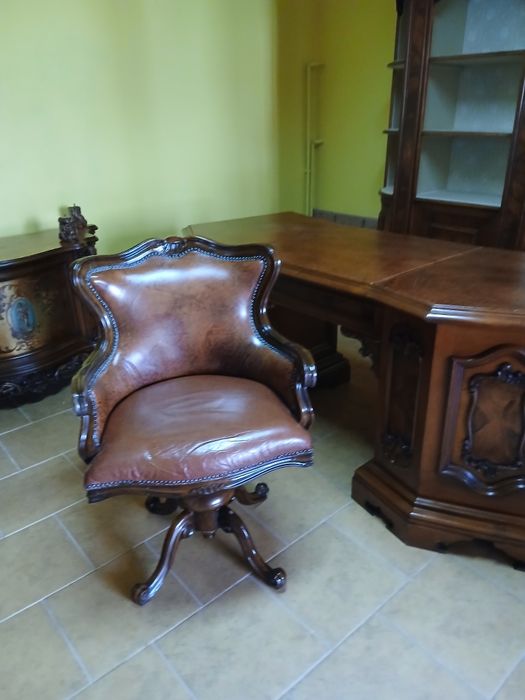 Burko styliowe z fotelem obrotowym