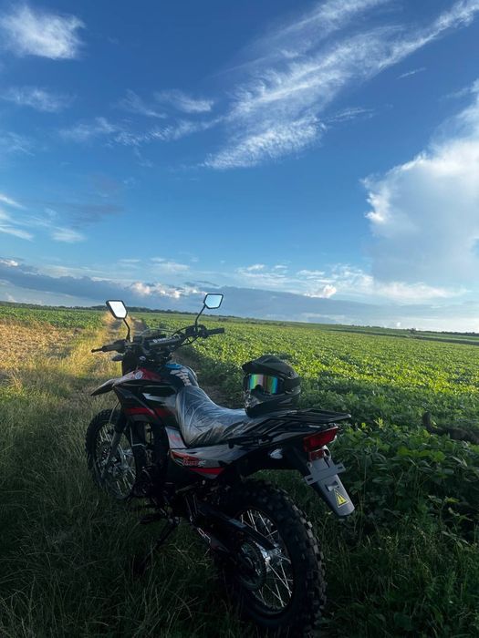 Продам мотоцикл  Geon X-Road Light 250