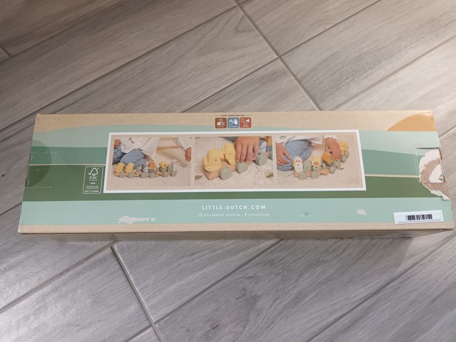 Comboio de Empilhar Little Dutch Stacking Train Chicken  12M+