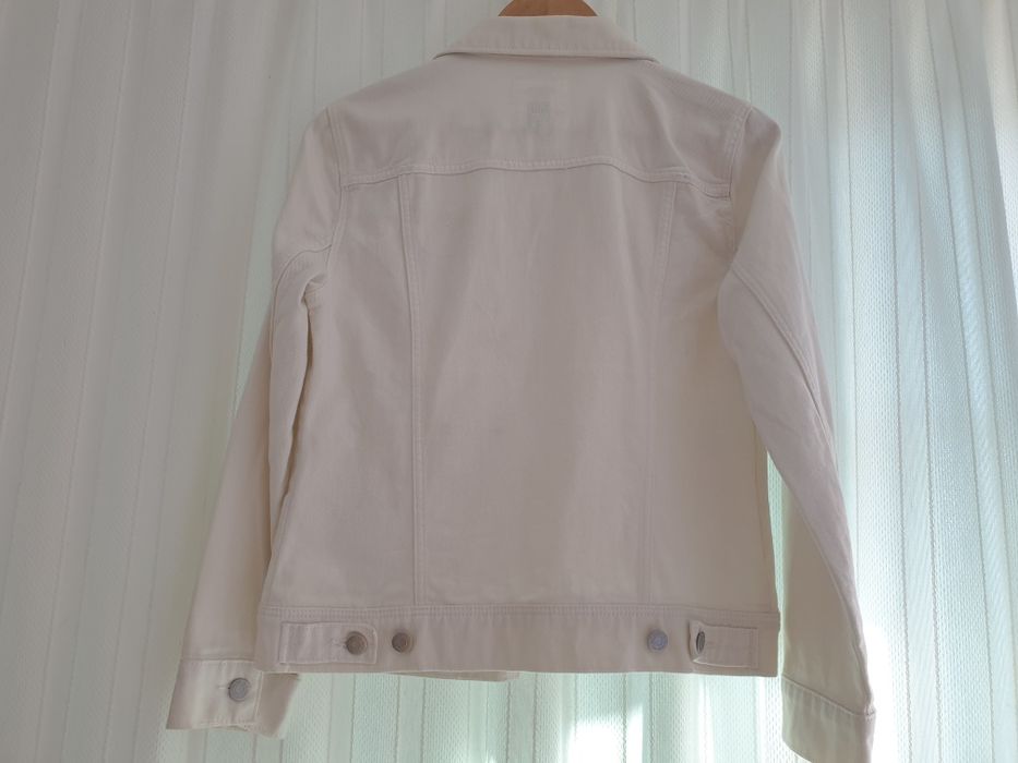 Blusão branco da marca Old Navy