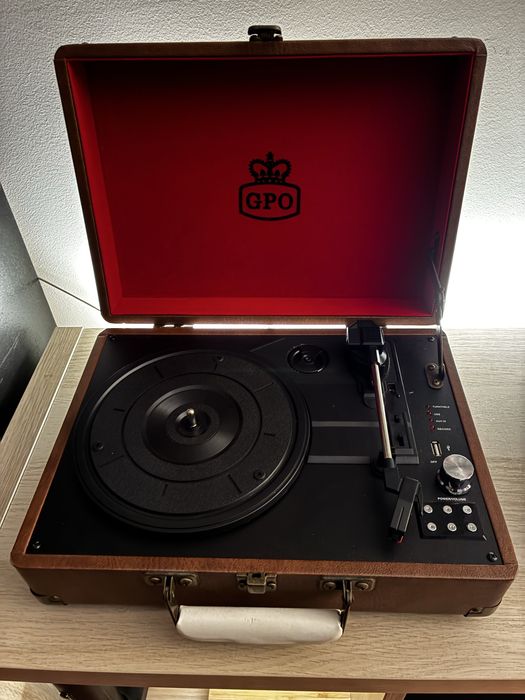 Gira-discos retro GPO