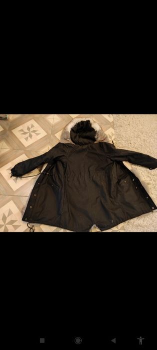 Nowa czarna parka z obszyciami