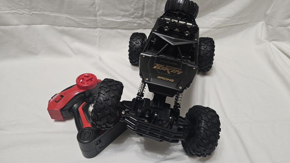 Машинка на пульту