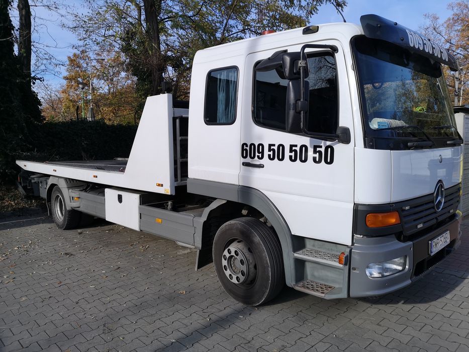 Pomoc Drogowa Auto Laweta Tanio solidnie kabina 6 osób