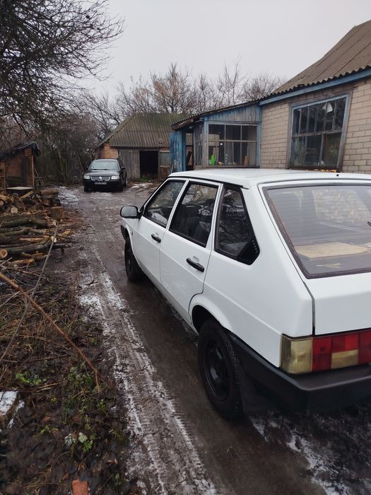 Продам ВАЗ 2109 все працює сів поїхав