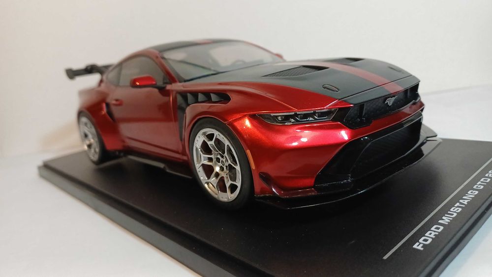 1/18 Ford Mustang GTD 2025 - IXO