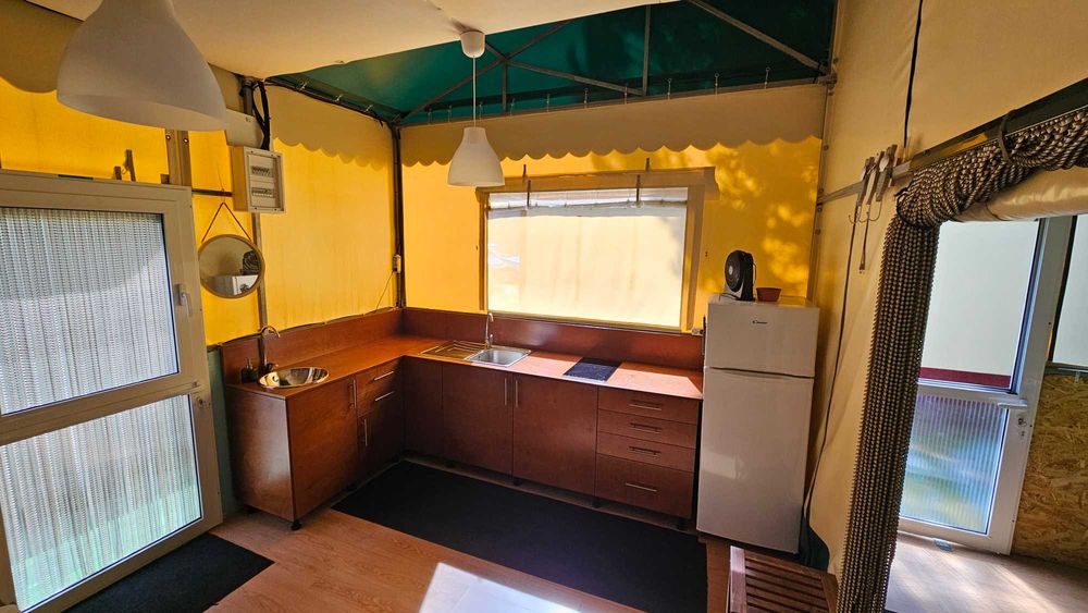 Caravana + Estrutura Coberta  -  Pronto a Usar!