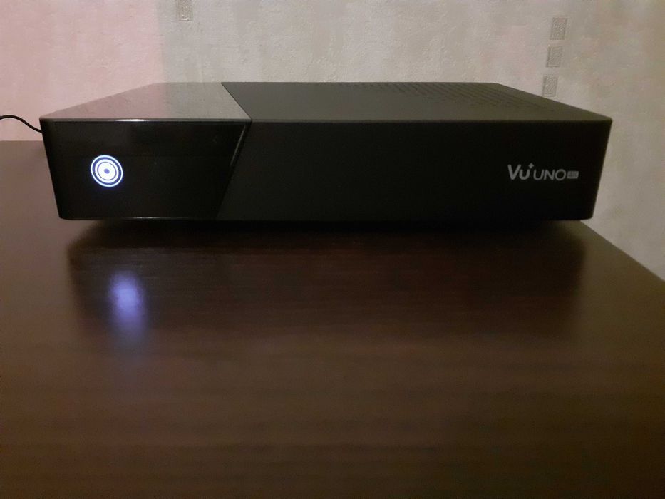 Dekoder Vu+ Uno 4K UHD FBC Dual DVB-S2X v2.0 Enigma E2 (Stan Jak Nowy)