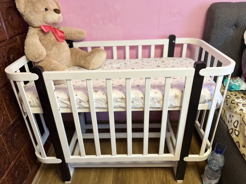 Дитяча колиска ліжечко