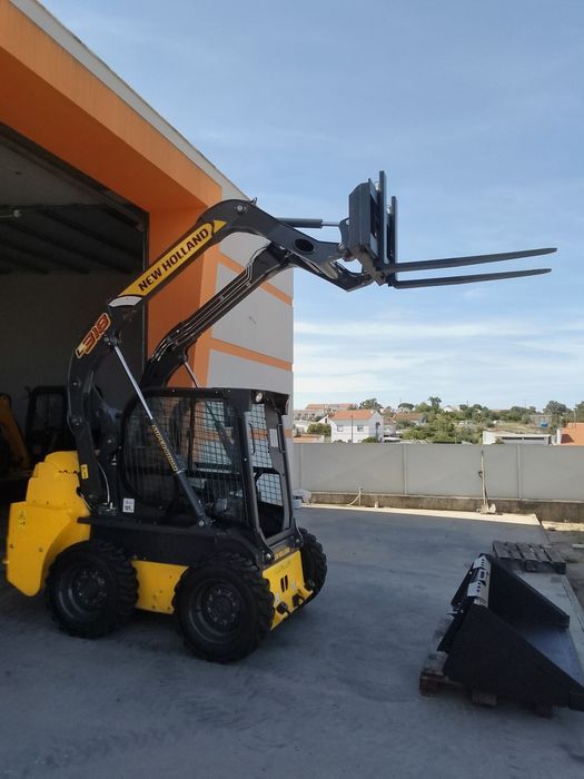 Mini pá carregadora, (Apenas 250 horas)