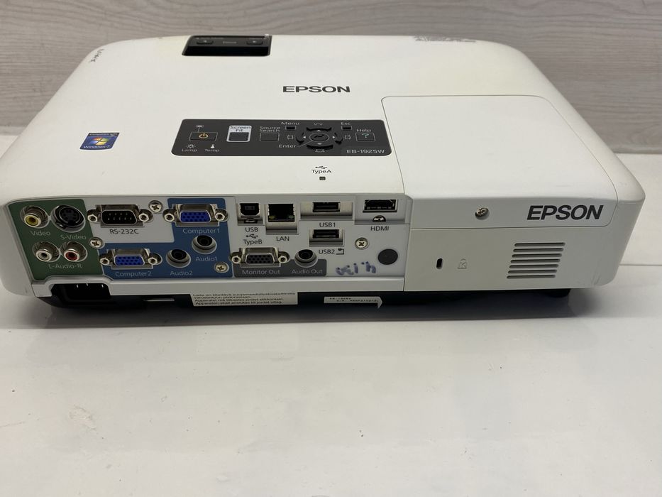 Проектор Epson EB-1925W — яскравий WXGA,  лампа 1749 годин