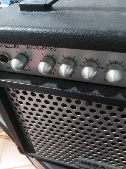 vendo amplificador pequeno de casa