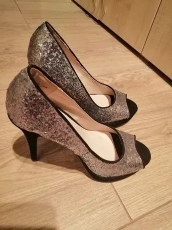 Nowe brokatowe szpileczki z odkrytymi palcami, rozmiar 38
