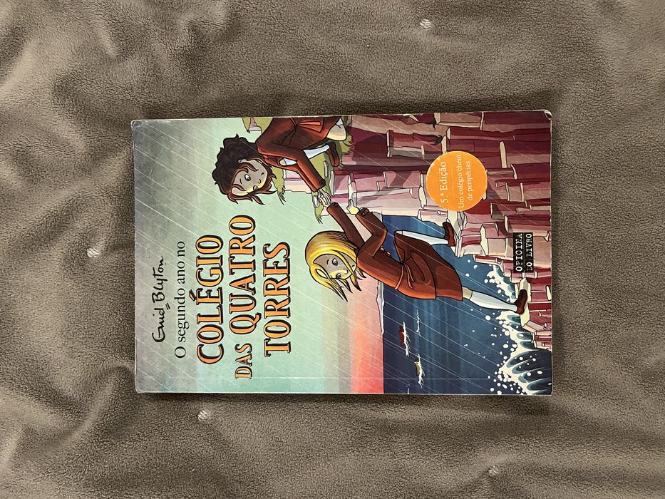 Livros Colégio das Quatro Torres