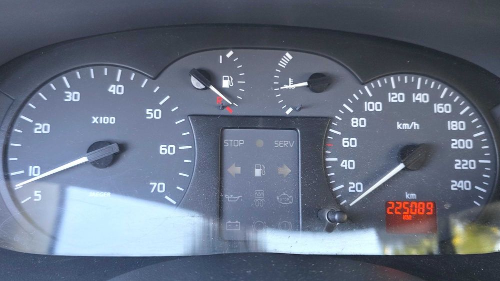 Renault Megane 1.4 16V Gasolina 2000 Pronto a Andar 1299