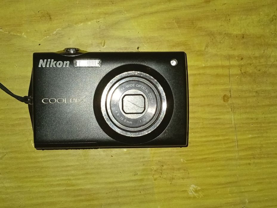 фотоапарат Nikon Coolpix S4000