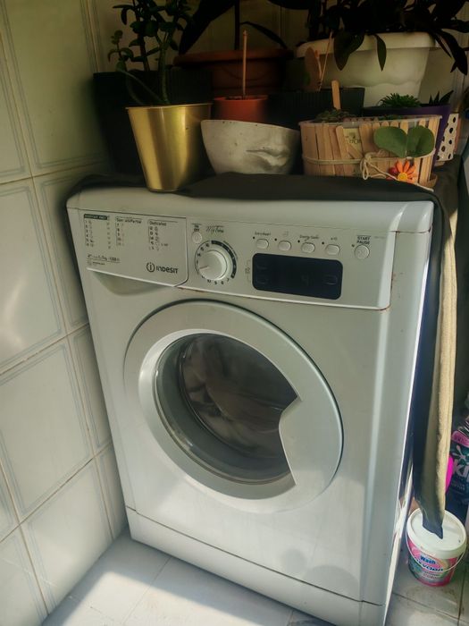 Máquina roupa Indesit