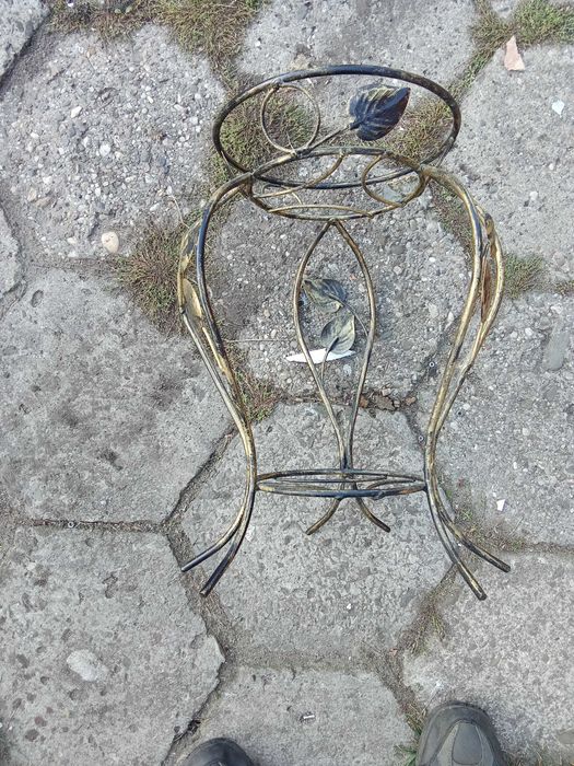 Kwietnik metalowy 49cm złota patyna