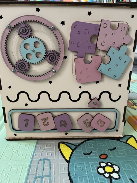 Бізікуб для малечі