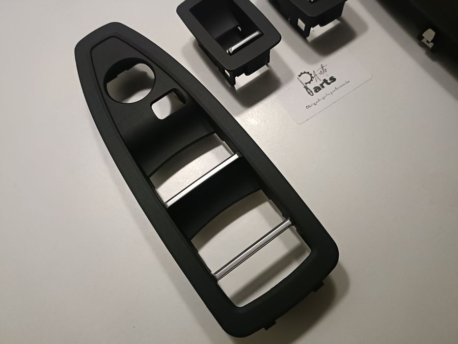 Conjunto de molduras dos levanta vidros das portas BMW F20/F21/F30/F31