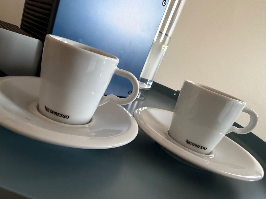 Conjunto Nespresso 2 Chávenas + 2 Pires