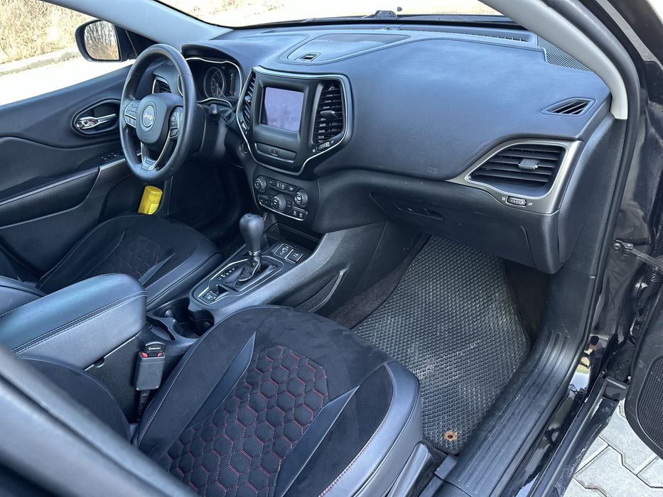 Джип Чироки 2.4 бензин