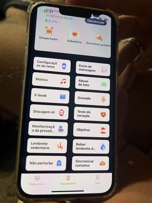 Relógio ultra novo na caixa