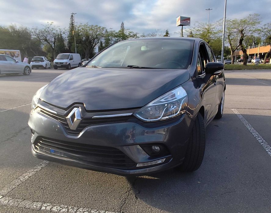 Renault Clio IV Limited TCe 90 • 44.000 km • Como novo