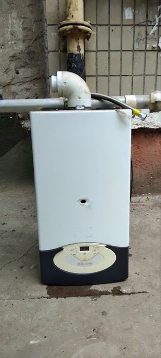 Двухконтурный газовый котел ARISTON + стабилизатор