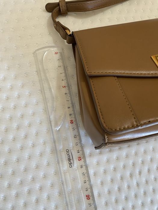 Carteira castanha Mango