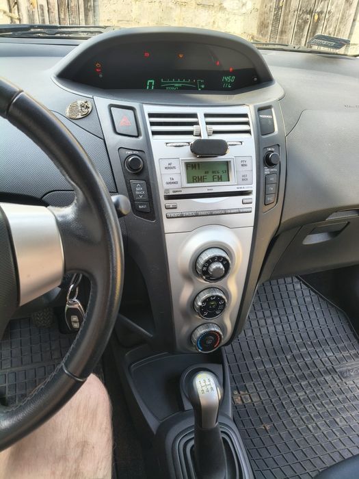 Sprzedam samochód toyota yaris