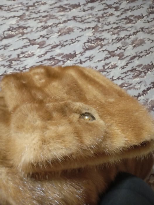 Скоро зима. Продам норкову шубу недорого. Розмір 52 - 54.