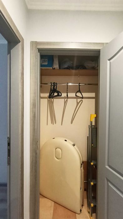 Офіс (3 кабінети). Перший поверх. Світло. Метро Звіринецька 2 хвилини.