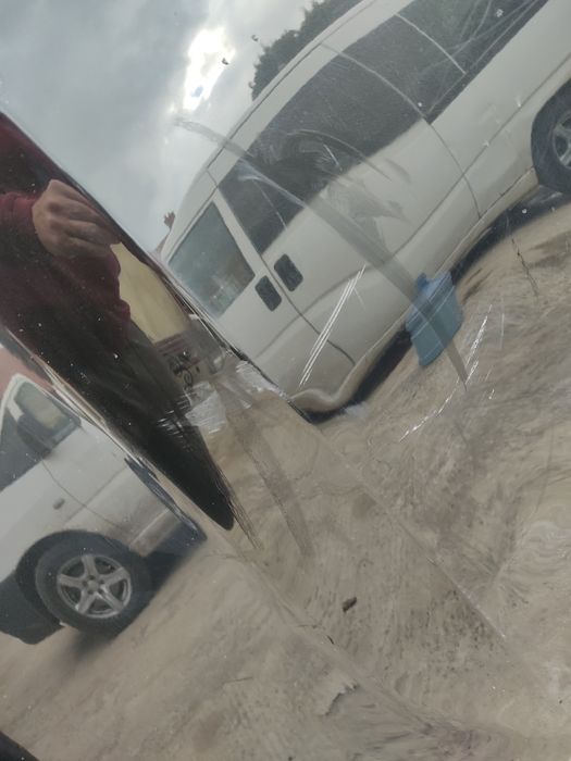 Капот BMW X1 U11 з дефектом