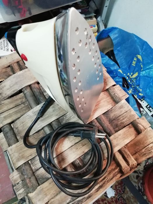 Ferro de Engomar a Vapor Rowenta