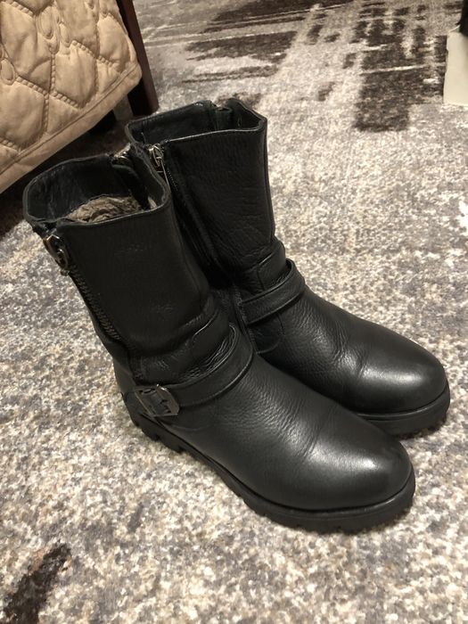 Жіночі шкіряні сапоги